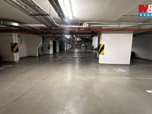 Prodej garážového stání, Praha - Strašnice, Názovská, 18 m2