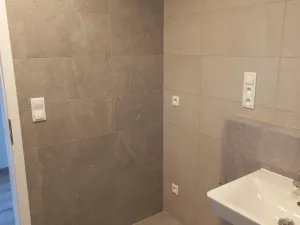 Pronájem bytu 1+kk, Praha - Černý Most, Dobrovolného, 32 m2