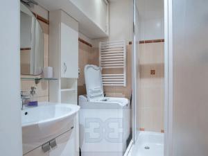 Pronájem bytu 1+kk, Praha - Holešovice, Strojnická, 26 m2