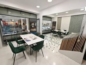 Pronájem obchodního prostoru, Praha - Nové Město, Na příkopě, 29 m2