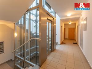 Prodej bytu 2+kk, Praha - Kyje, Pelušková, 52 m2