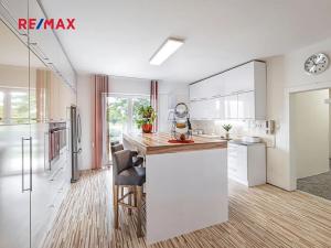 Prodej vícegeneračního domu, České Velenice, Komenského, 247 m2