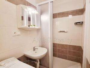 Pronájem bytu 2+kk, Praha - Černý Most, Vašátkova, 42 m2