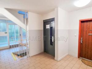 Pronájem bytu 2+kk, Praha - Černý Most, Vašátkova, 42 m2