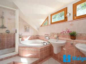 Prodej rodinného domu, Chrášťany, V Zahradách, 213 m2