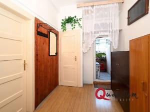 Pronájem bytu 1+1, Praha - Holešovice, Stupkova, 53 m2