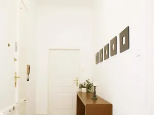 Pronájem bytu 4+1, Praha - Nové Město, Biskupská, 132 m2