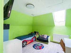 Prodej vícegeneračního domu, Kytín, 330 m2