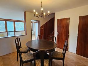 Pronájem rodinného domu, Praha - Dejvice, Nad lesíkem, 160 m2