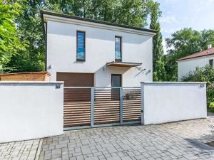 Pronájem vily, Statenice, 180 m2