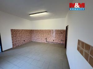 Pronájem výrobních prostor, Hostomice, Tyršovo náměstí, 220 m2