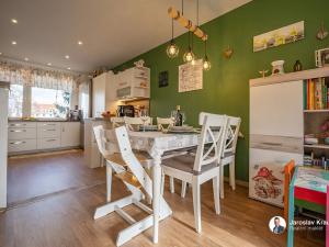 Prodej bytu 3+kk, Jičín, Lidické náměstí, 78 m2