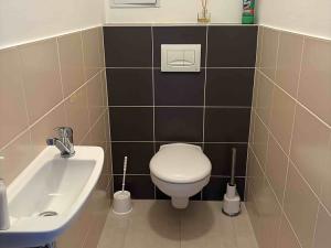 Pronájem bytu 2+kk, Praha - Stodůlky, Nárožní, 49 m2