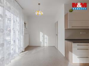 Prodej bytu 3+1, Klatovy - Klatovy IV, Školní, 81 m2