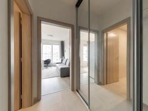 Pronájem bytu 1+kk, Praha - Uhříněves, Ke kříži, 30 m2