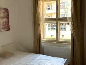 Pronájem bytu 2+kk, Praha - Dejvice, Studentská, 31 m2