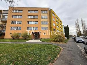Prodej bytu 2+1, Opava, Hobzíkova, 58 m2