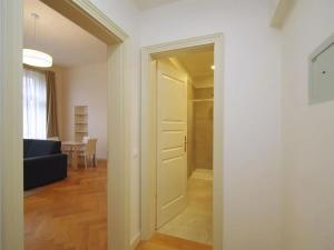 Pronájem bytu 1+1, Praha - Nové Město, Bolzanova, 47 m2