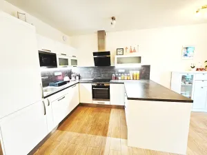 Pronájem bytu 2+kk, Jesenice, Cedrová, 66 m2