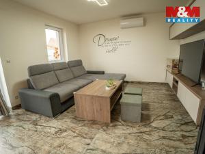 Prodej rodinného domu, Pouzdřany, Za Obecním úřadem, 207 m2