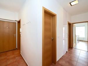 Pronájem bytu 3+kk, Praha - Kobylisy, Ke Stírce, 72 m2