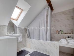 Prodej ubytování, Pardubice, Žižkova, 250 m2