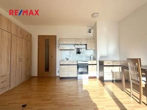 Pronájem bytu 1+kk, Praha - Malešice, Nad úžlabinou, 36 m2