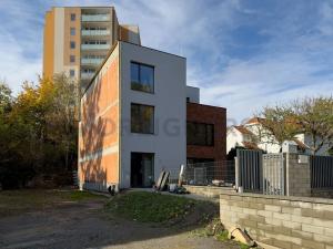 Pronájem bytu 2+kk, Praha - Libeň, Na Okrouhlíku, 52 m2