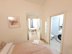 Pronájem bytu 2+kk, Praha - Nové Město, Ostrovní, 30 m2