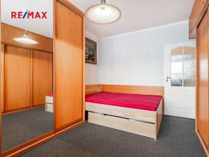 Prodej bytu 3+1, Praha - Horní Počernice, Komárovská, 67 m2