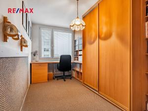 Prodej bytu 3+1, Praha - Horní Počernice, Komárovská, 67 m2