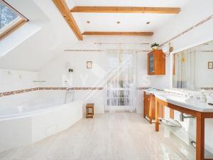 Prodej rodinného domu, Český Šternberk, 237 m2