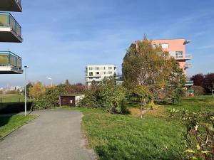 Pronájem bytu 1+kk, Praha - Horní Měcholupy, Padovská, 41 m2