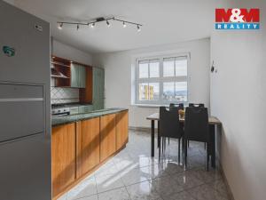 Prodej bytu 3+1, Klatovy - Klatovy V, Plánická, 76 m2