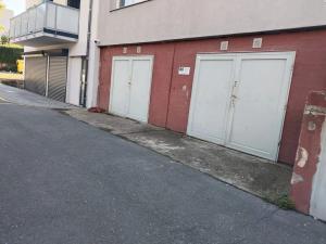 Pronájem garážového stání, Olomouc, 20 m2