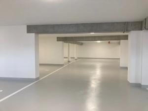 Pronájem garážového stání, Praha - Žižkov, Na rovnosti, 15 m2