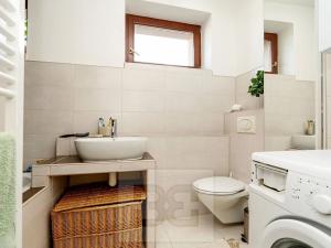 Prodej bytu 2+1, Říčany, nám. Československé armády, 72 m2