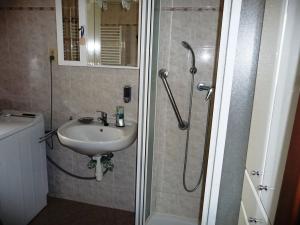 Prodej rodinného domu, Praha - Dolní Chabry, Kobyliská, 200 m2