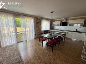 Prodej rodinného domu, Mrsklesy, 437 m2