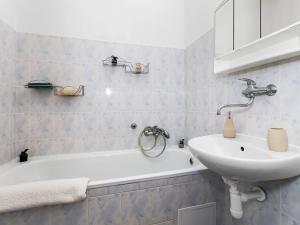 Pronájem bytu 2+kk, Holice, Ottmarova, 45 m2