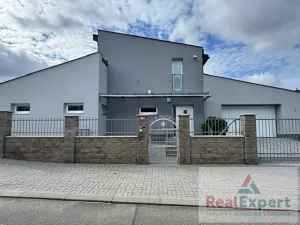 Pronájem rodinného domu, Šestajovice, Křížovnická, 180 m2