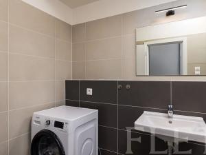 Pronájem bytu 1+kk, Praha - Letňany, Škrábkových, 31 m2