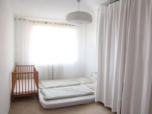 Pronájem bytu 2+kk, Praha - Strašnice, Gutova, 47 m2