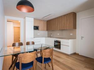 Pronájem bytu 2+kk, Praha - Smíchov, Holečkova, 74 m2