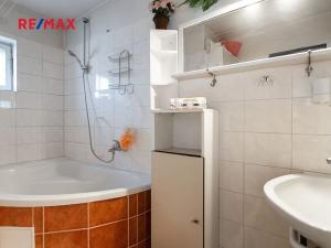 Prodej rodinného domu, Kamenné Žehrovice, Karlovarská třída, 120 m2