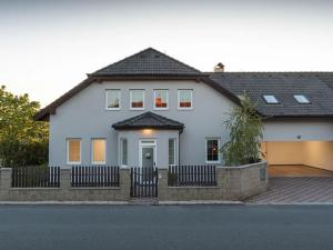 Prodej rodinného domu, Popovičky, Na Skalce, 340 m2