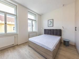 Pronájem bytu 2+kk, Praha - Nusle, Svatoslavova, 49 m2