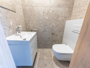 Pronájem bytu 2+kk, Praha - Nusle, Svatoslavova, 49 m2