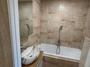 Prodej bytu 3+1, Karviná - Ráj, Sovova, 57 m2