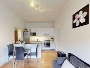 Pronájem bytu 2+kk, Praha - Vinohrady, Libická, 42 m2